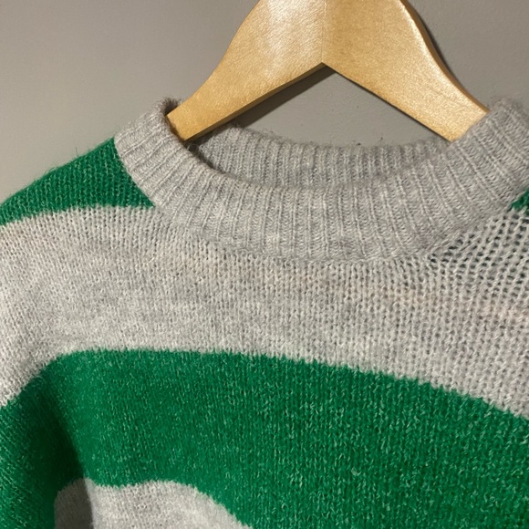 (3 for $15)Women’s Streetwear Cropped Knit striped crewneck Sweater - Picture 4 of 6